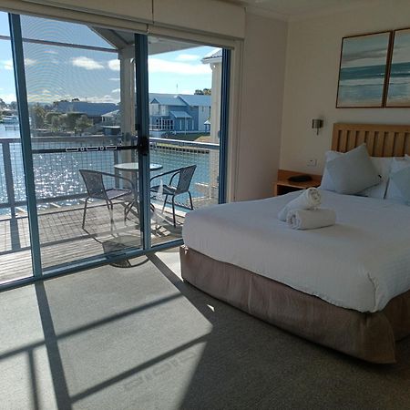 The View - Captains Cove Waterfront Resort Paynesville Esterno foto