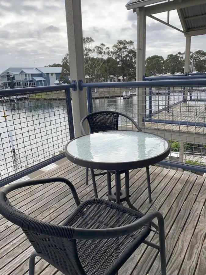 The View - Captains Cove Waterfront Resort Paynesville Esterno foto