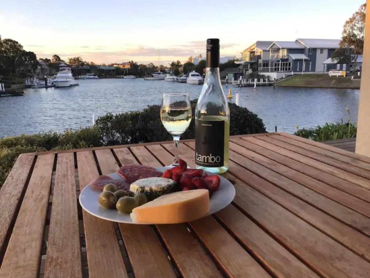 The View - Captains Cove Waterfront Resort Paynesville Esterno foto