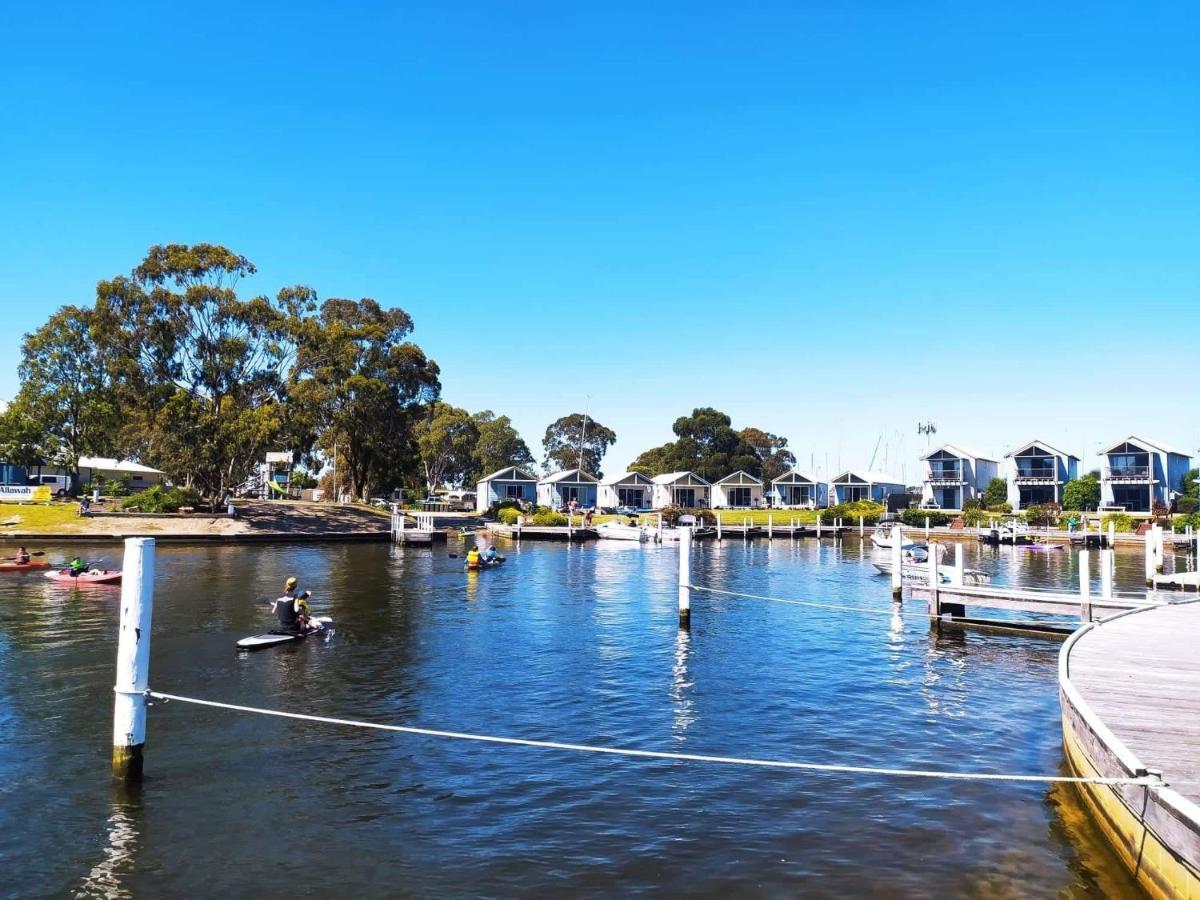 The View - Captains Cove Waterfront Resort Paynesville Esterno foto
