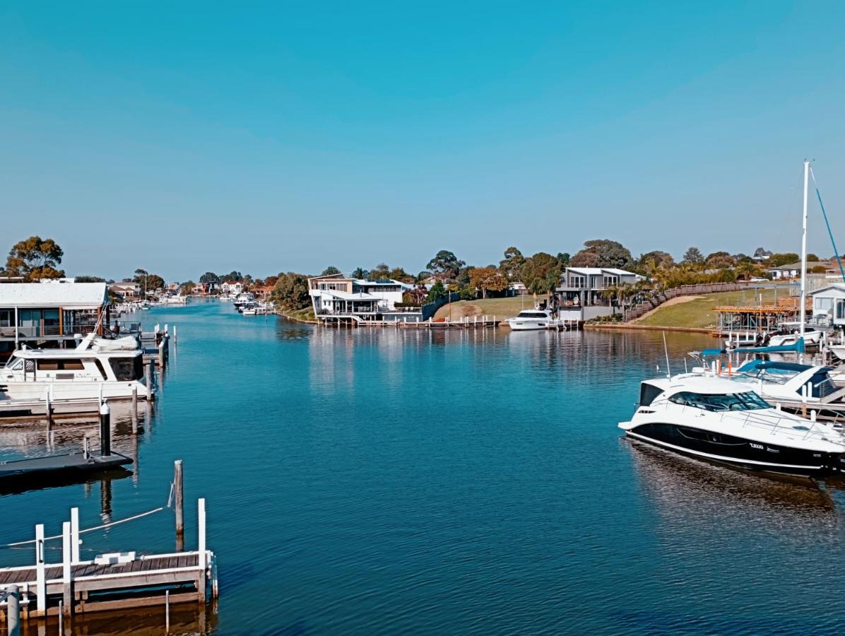 The View - Captains Cove Waterfront Resort Paynesville Esterno foto