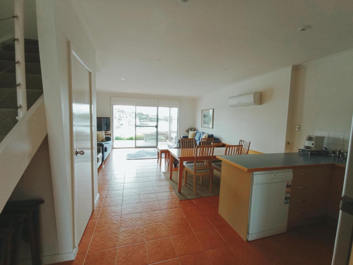The View - Captains Cove Waterfront Resort Paynesville Esterno foto